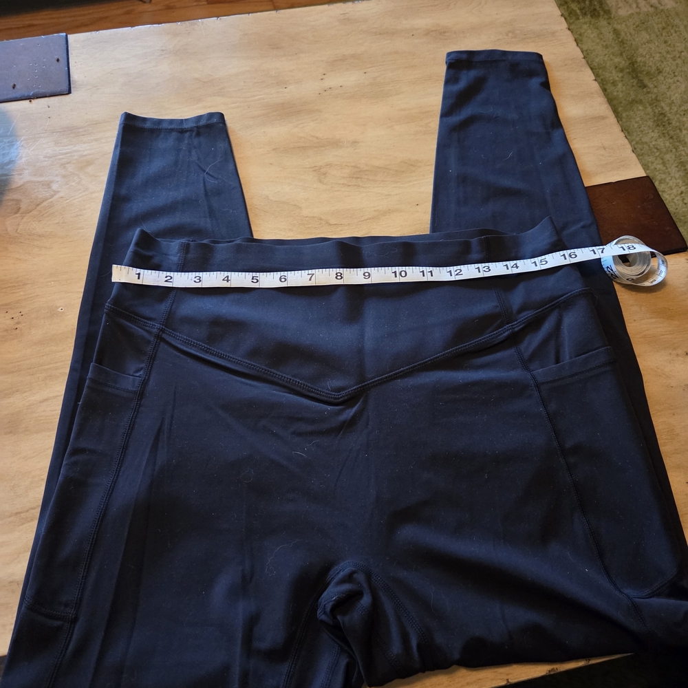 NwT - XL Black Halara leggings with the Booty Sculp and full length.